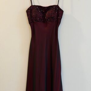 Elegant Burgundy Spaghetti Strap Dress